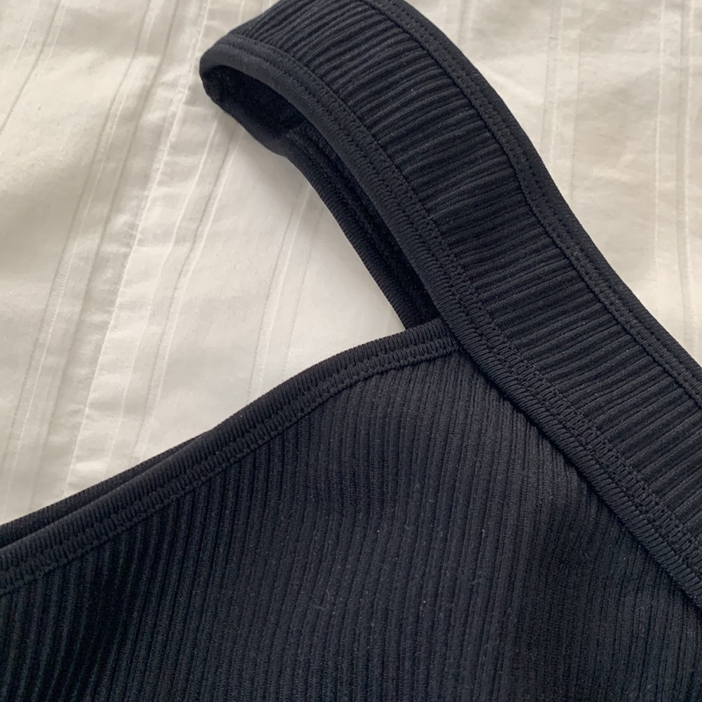 One-Shoulder Black Ribbed Bike Shorts Set - Picture 4 of 8